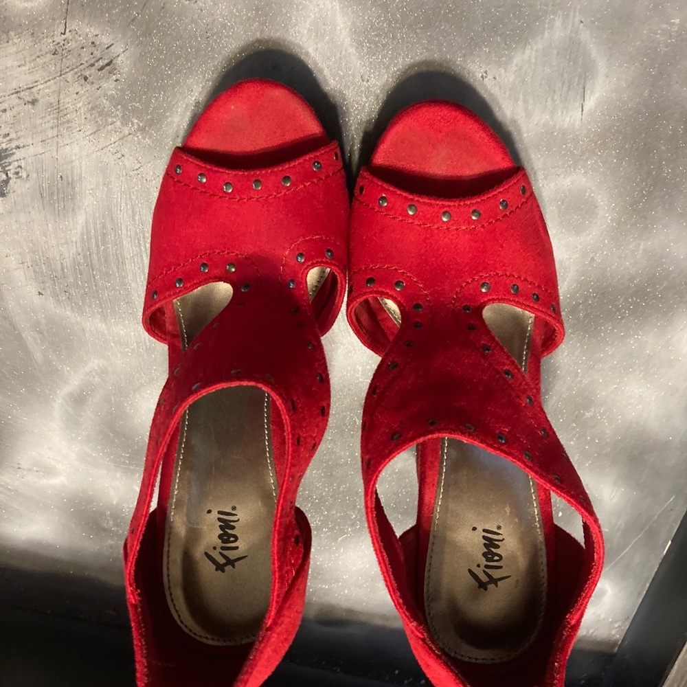 Red wedges